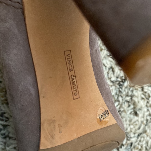 Taupe Vince Camuto Heel Bootie Size 6.5 - Picture 4 of 4